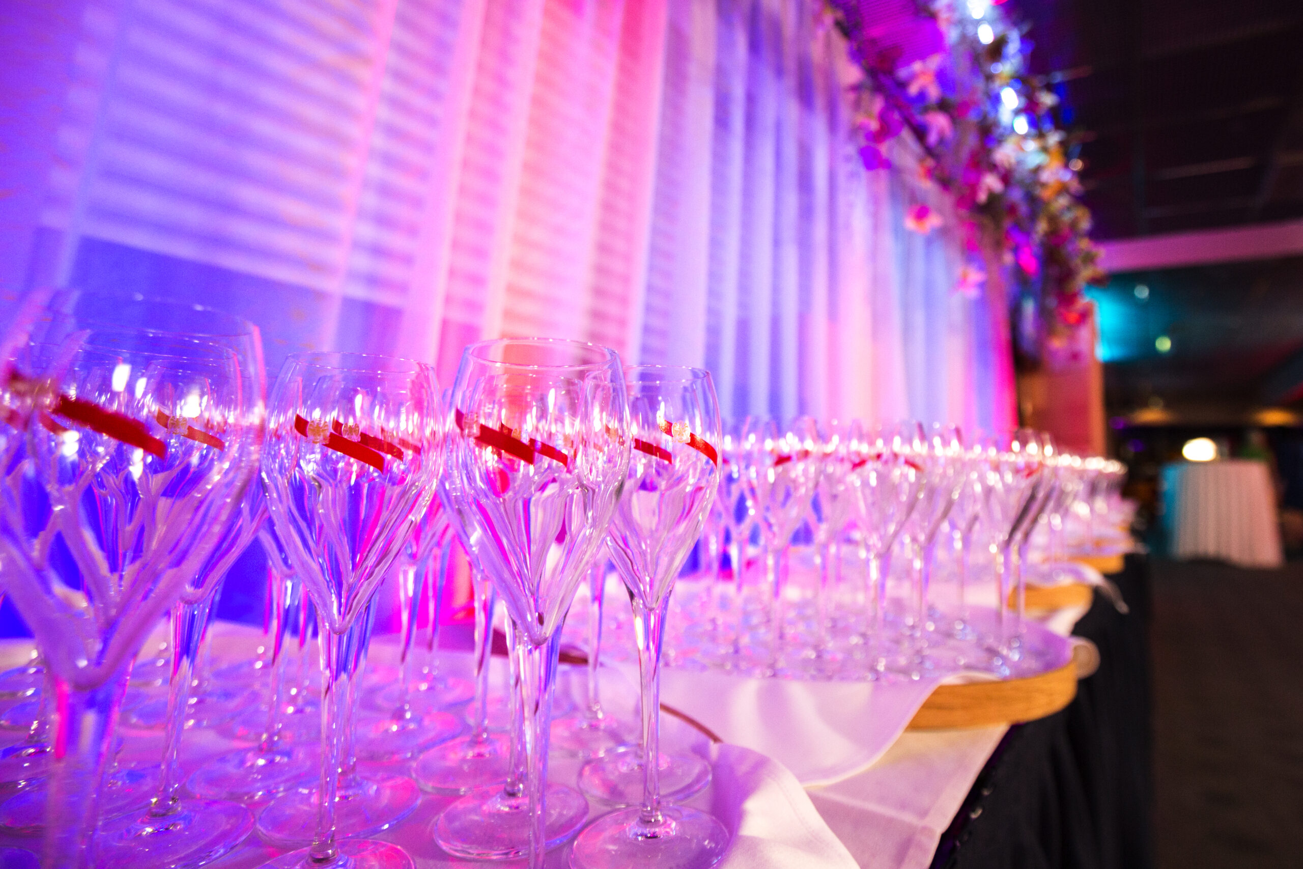Come apparecchiare la tavola delle feste: Le buone maniere in tavola -  Nicole Sparvieri Luxury Experiences